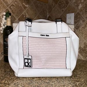 Beautiful Calvin Klein Shoulder Bag